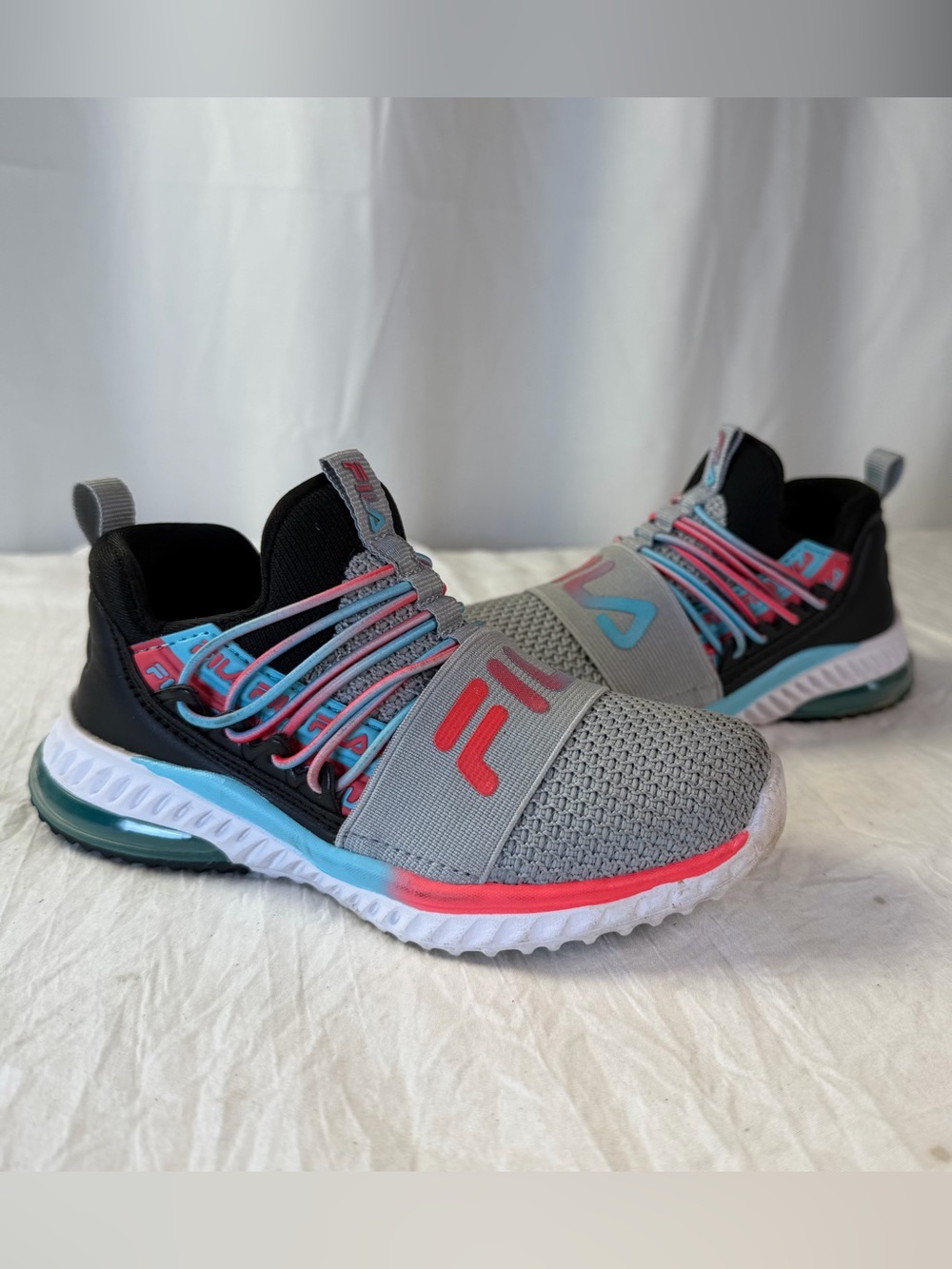 Fila Fantastiq 2 Girls No Tie Running Shoes sz11 Gray Pink & Blue Accents